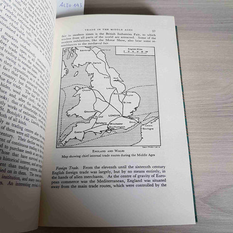 AN OUTLINE OF THE ECONOMIC HISTORY OF ENGLAND - ROBERTS - LONGMANS - 1964