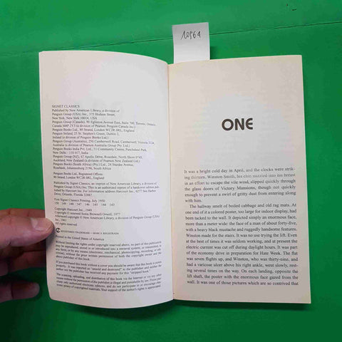 1984 a novel by GEORGE ORWELL - SIGNET CLASSICS