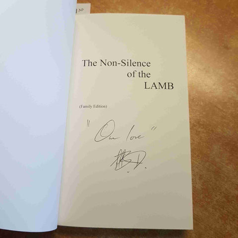 THE NON SILENCE OF THE LAMB family edition by LUKE AM BROWN autografato!!! 2011