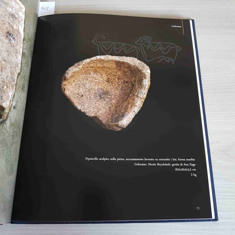 INCISIONI RUPESTRI beni culturali dell'Azerbaigian 2012 Fondazion Heydar Aliyev