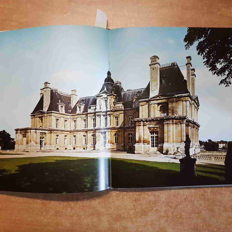 CHATEAUX EN PAYS DE FRANCE Bernard de Montgolfier 1971 LAROUSSE manca 1° pagina