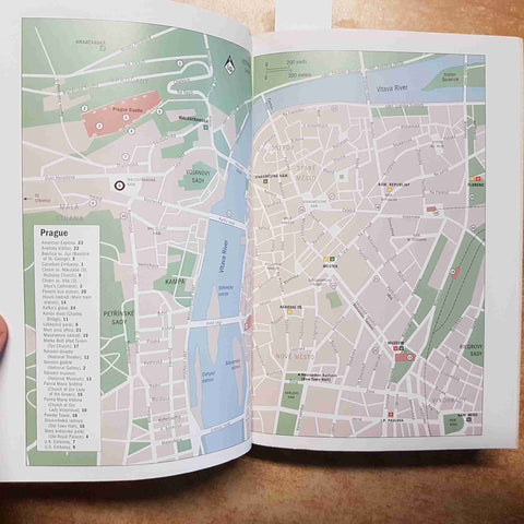 LET'S GO EASTERN EUROPE ON A BUDGET 2008 ST. MARTIN'S PRESS europa orientale