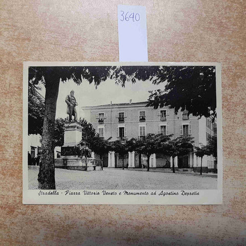 CARTOLINA STRADELLA PIAZZA VITTORIO VENETO E MONUMENTO DEPRETIS 1952 PAVIA