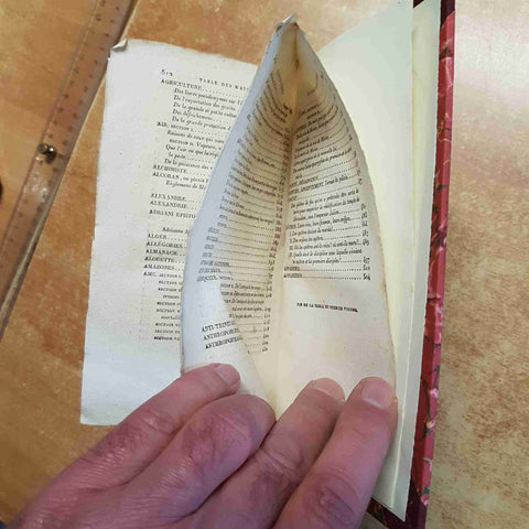 OEUVRES COMPLETES DE VOLTAIRE TOME I DICTIONNAIRE PHILOSOPHIQUE 1827 GARNERY