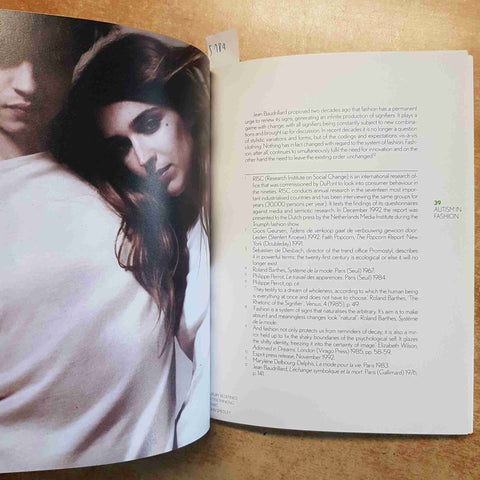 BEYOND GREEN SUSTAINABILITY & FASHION + DVD LIBRO DESIGN MODA ECOLOGIA 2008