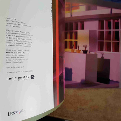 ET DUKKEHJEM - LAURIE SIMMONS - HENIE ONSTAD KUNSTSENTER 2002