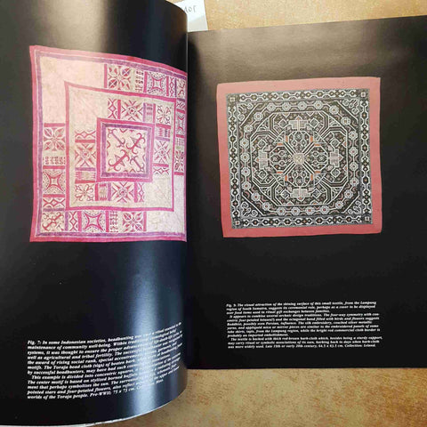 FABRIC TRADITIONS OF INDONESIA SOLYOM TESSUTI BATIK IKAT ARTE 1990 TESSILE