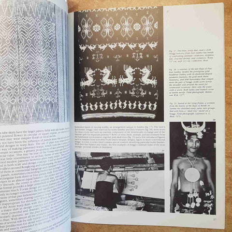 FABRIC TRADITIONS OF INDONESIA SOLYOM TESSUTI BATIK IKAT ARTE 1990 TESSILE