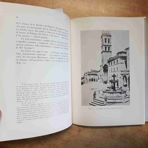 GIUSEPPE ABATE - LA MEDIEVALE PIAZZA GRANDE DI ASSISI 1986 STORIA ARCHITETTURA