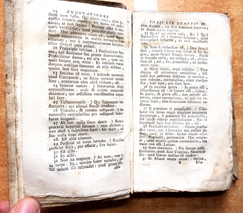 M. TULLII CICERONIS - De officiis LIBRI TRES - 1711 Joannem Manfr PATAVII