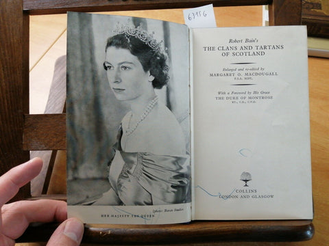 THE CLANS AND TARTANS OF SCOTLAND - ROBERT BAIN'S 1954 COLLINS (6315G