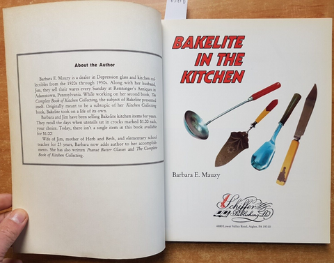 BAKELITE IN THE KITCHEN - Barbara E. Mauzy 1997 accessori CUCINA Shiffer (6