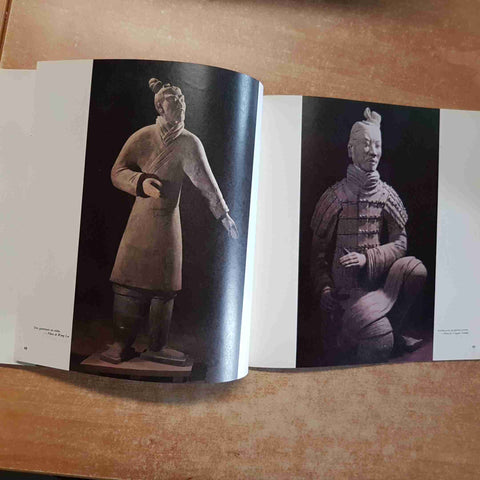 L'ARMEE EN TERRE CUITE DE L'EMPEREUR QIN SHI HUANG Beijing Chine FU TIANCHOU