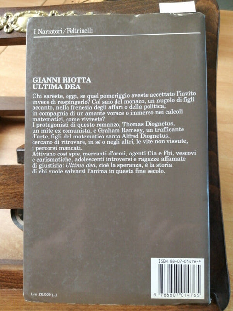 Gianni Riotta - Ultima dea - I Narratori / Feltrinelli - 1994 - 1ED. (3413